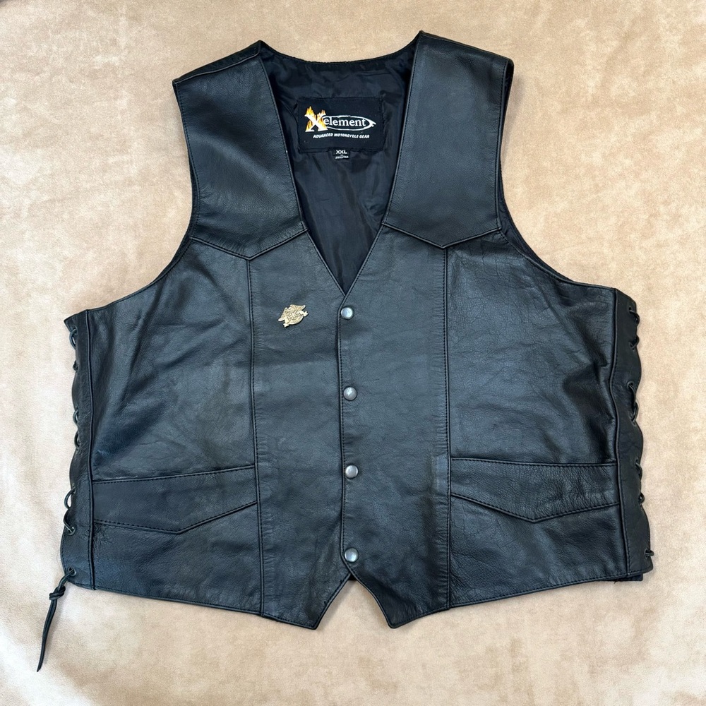 XElement Motorcycle Vest Eagle Black Leather w Harley Davidson Owner’s Group Pin